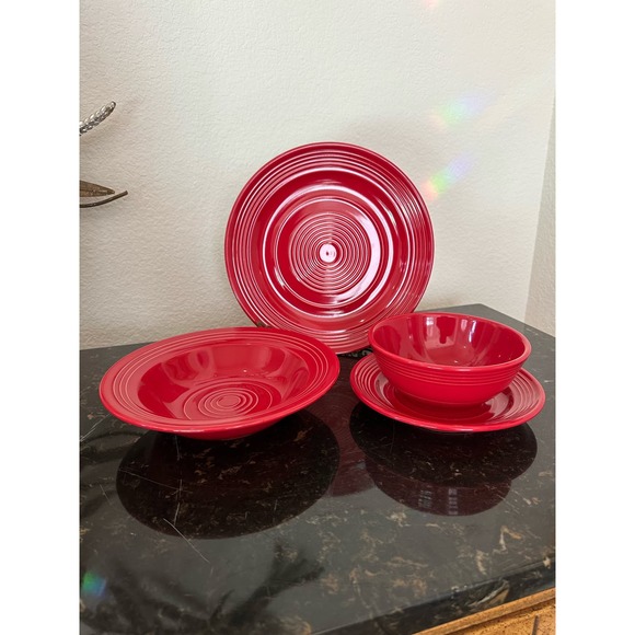 Tuxton Home Concentric Dinnerware Cayenne Red-4 Piece Place Setting - Picture 1 of 8
